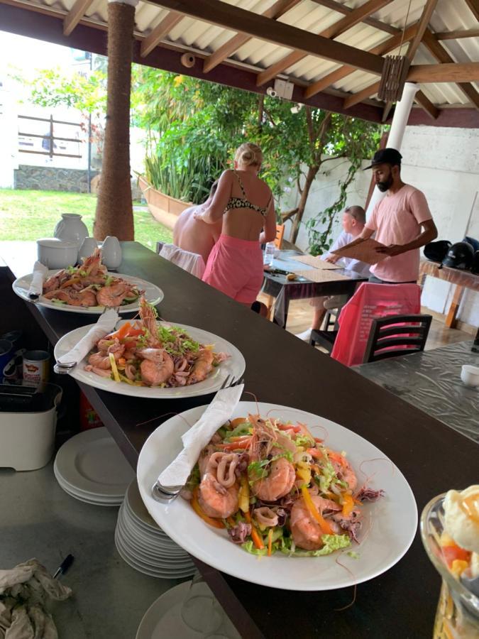 Bed and Breakfast Ceylon Surf Guest And Restaurant Велигама Экстерьер фото
