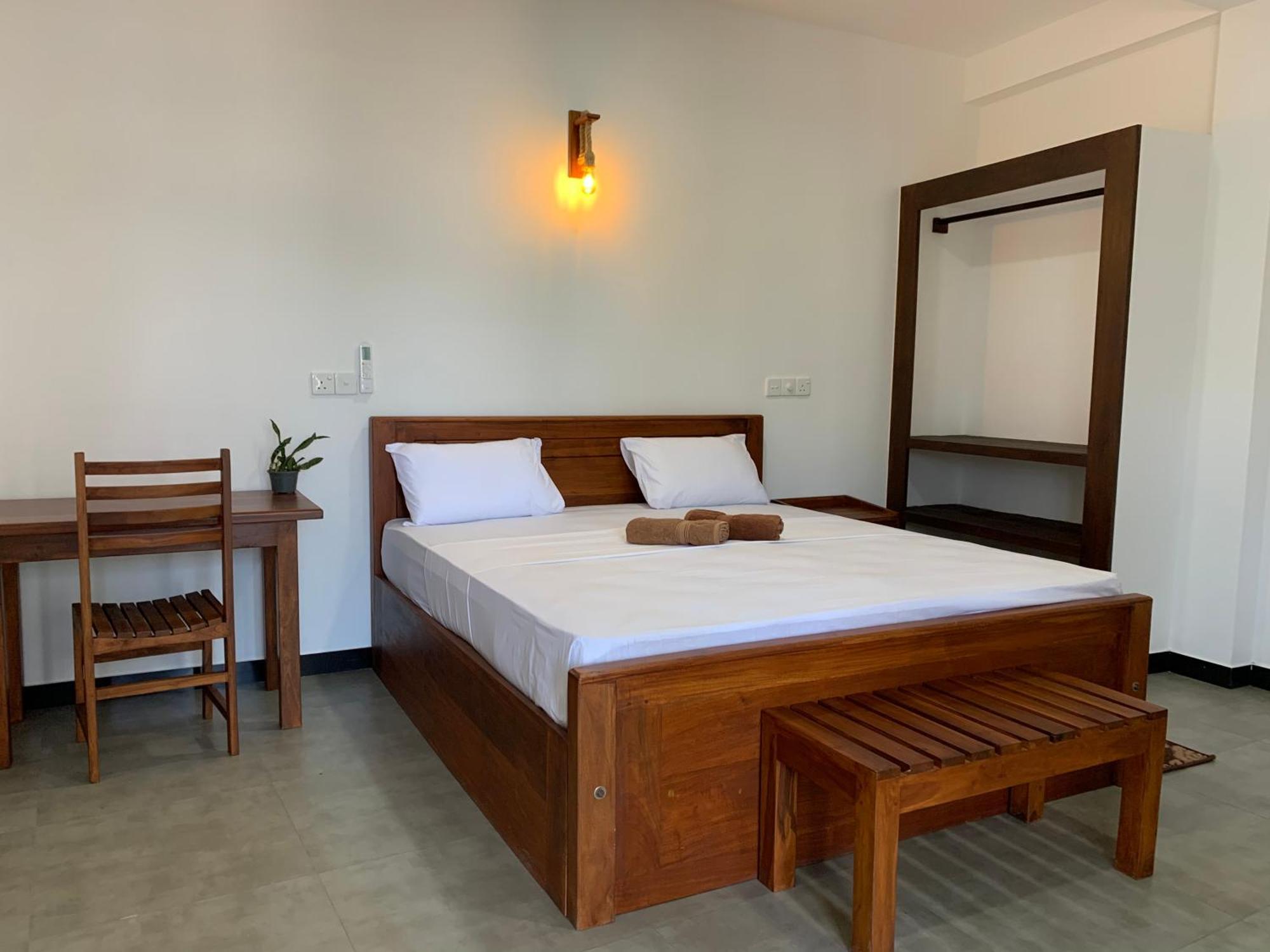 Bed and Breakfast Ceylon Surf Guest And Restaurant Велигама Экстерьер фото