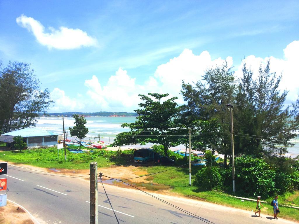 Bed and Breakfast Ceylon Surf Guest And Restaurant Велигама Номер фото
