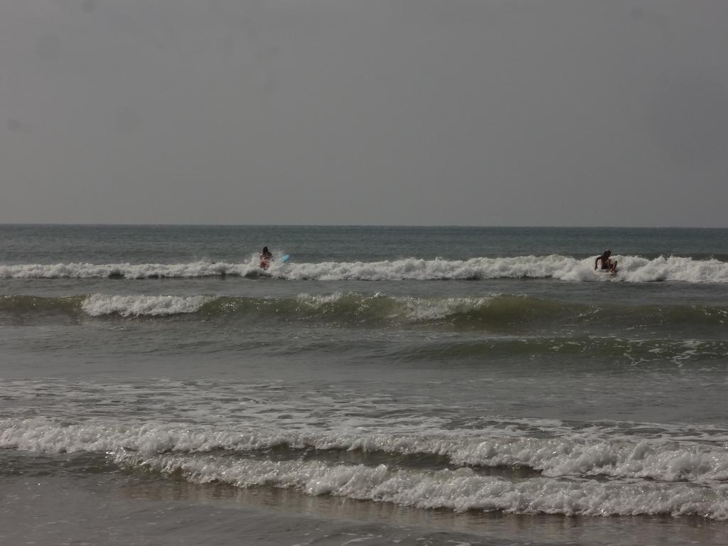 Bed and Breakfast Ceylon Surf Guest And Restaurant Велигама Экстерьер фото